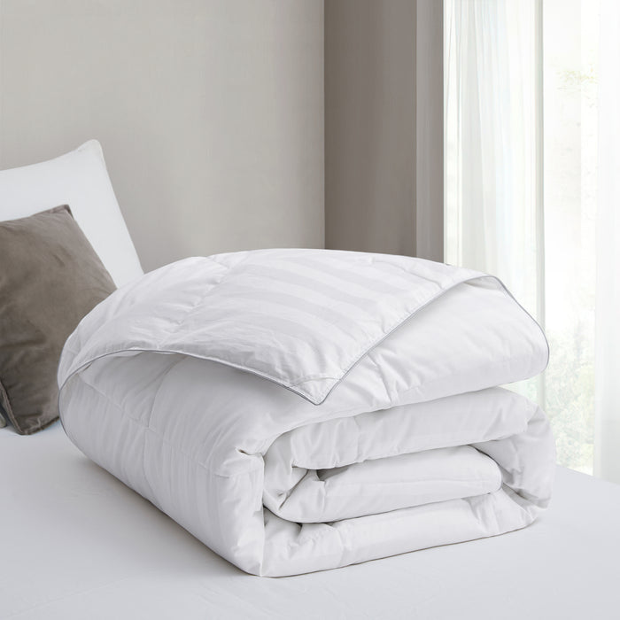 Lightweight All Seasons Goose Feather Down Comforter